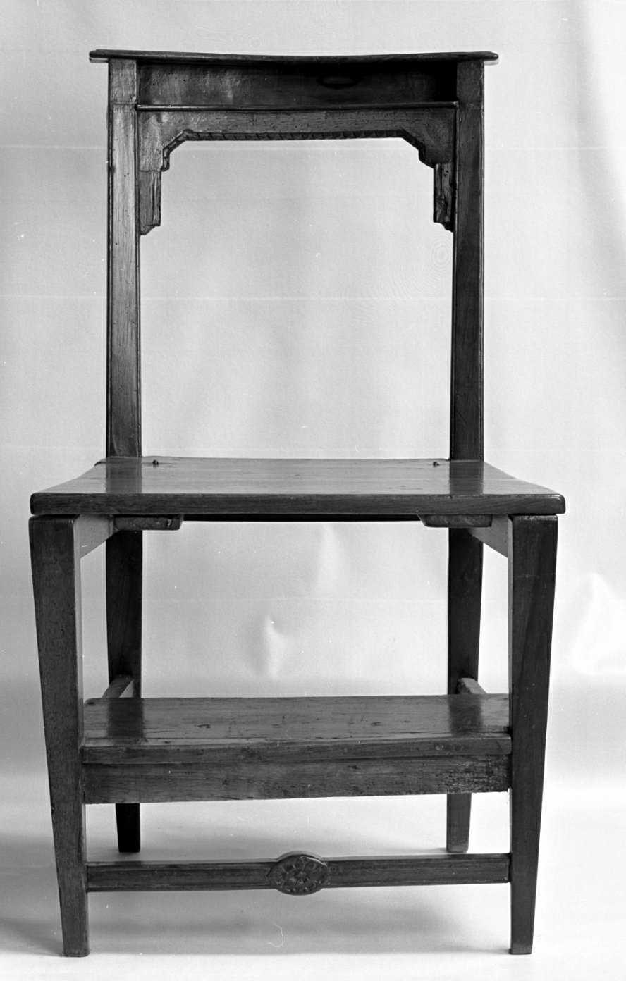 sedia con inginocchiatoio - manifattura romagnola (fine/inizio secc. XIX/ XX)