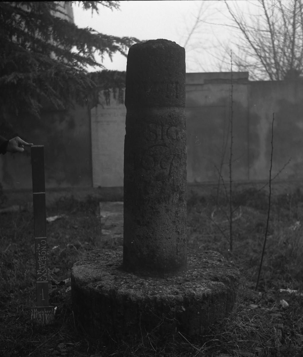 cippo, opera isolata - bottega emiliano-romagnola (sec. XVII)