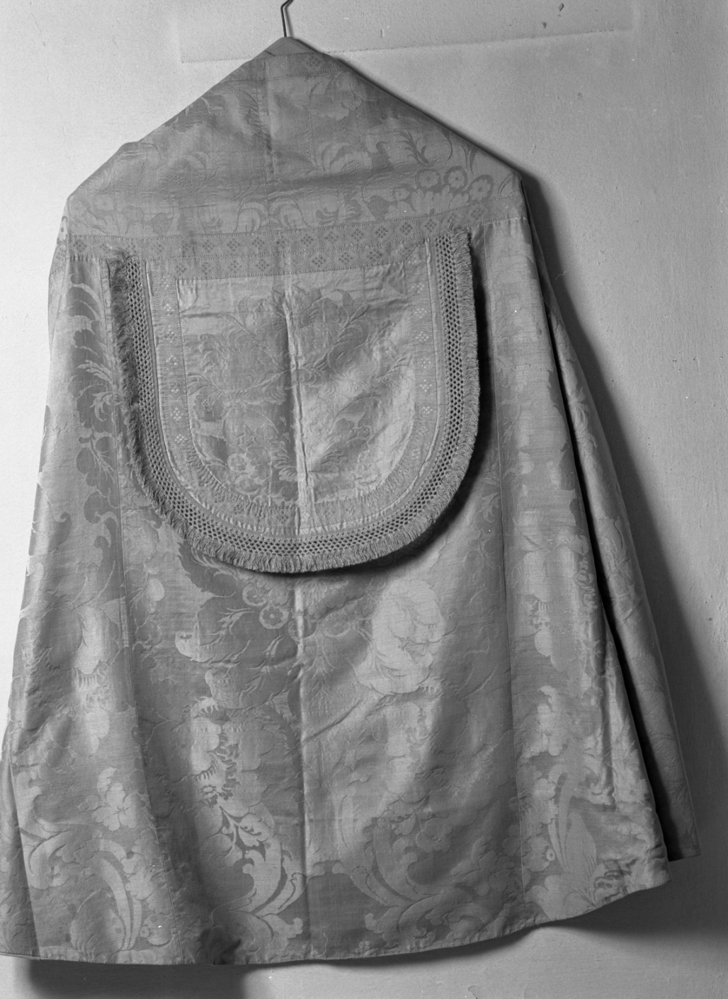 piviale - manifattura italiana (fine/inizio secc. XVII/ XVIII)