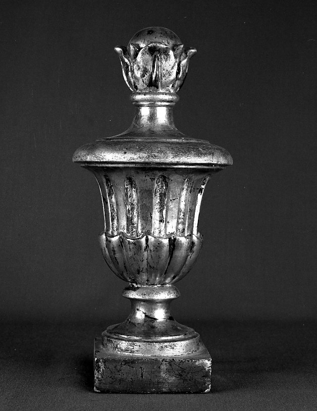 vaso d'altare con composizione floreale - produzione romagnola (inizio sec. XIX)