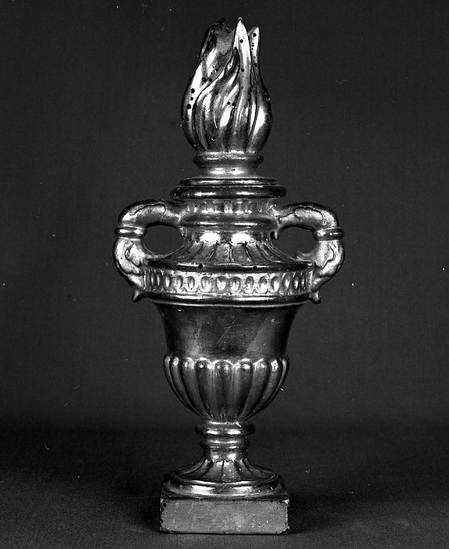 vaso d'altare con composizione floreale - produzione romagnola (inizio sec. XIX)