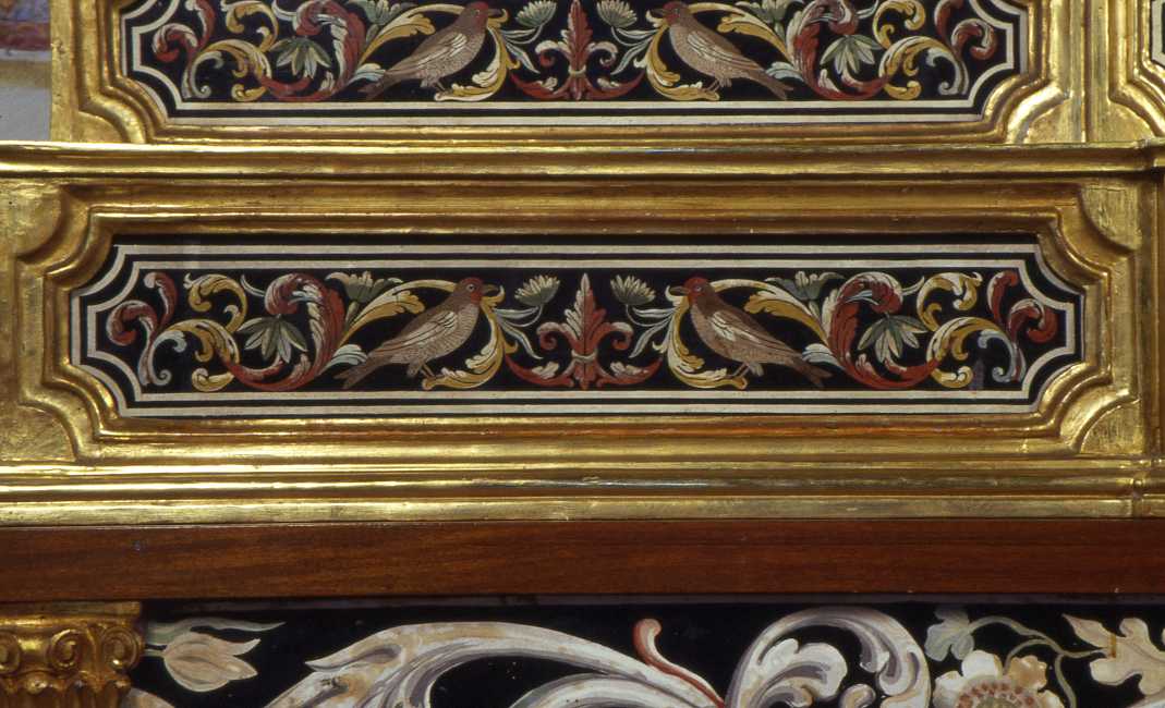 motivi decorativi a girali (gradino d'altare) - ambito romagnolo (sec. XIX)