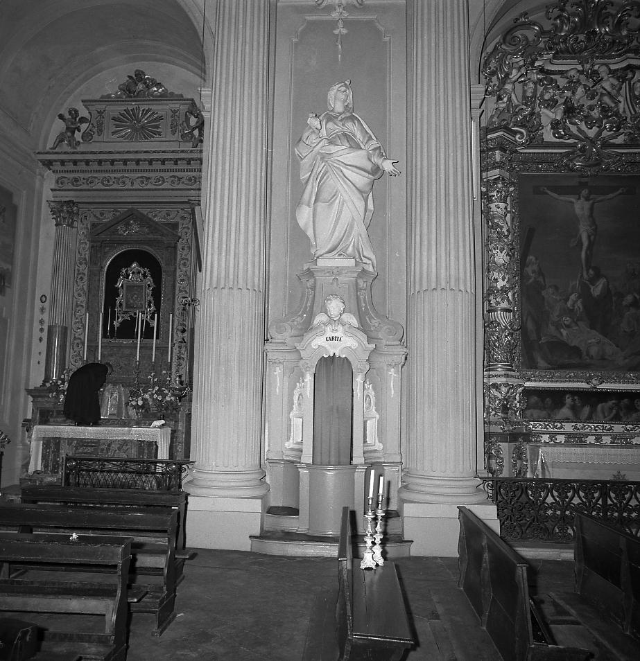 Carità (scultura, elemento d'insieme) di Piò Angelo (seconda metà sec. XVIII)