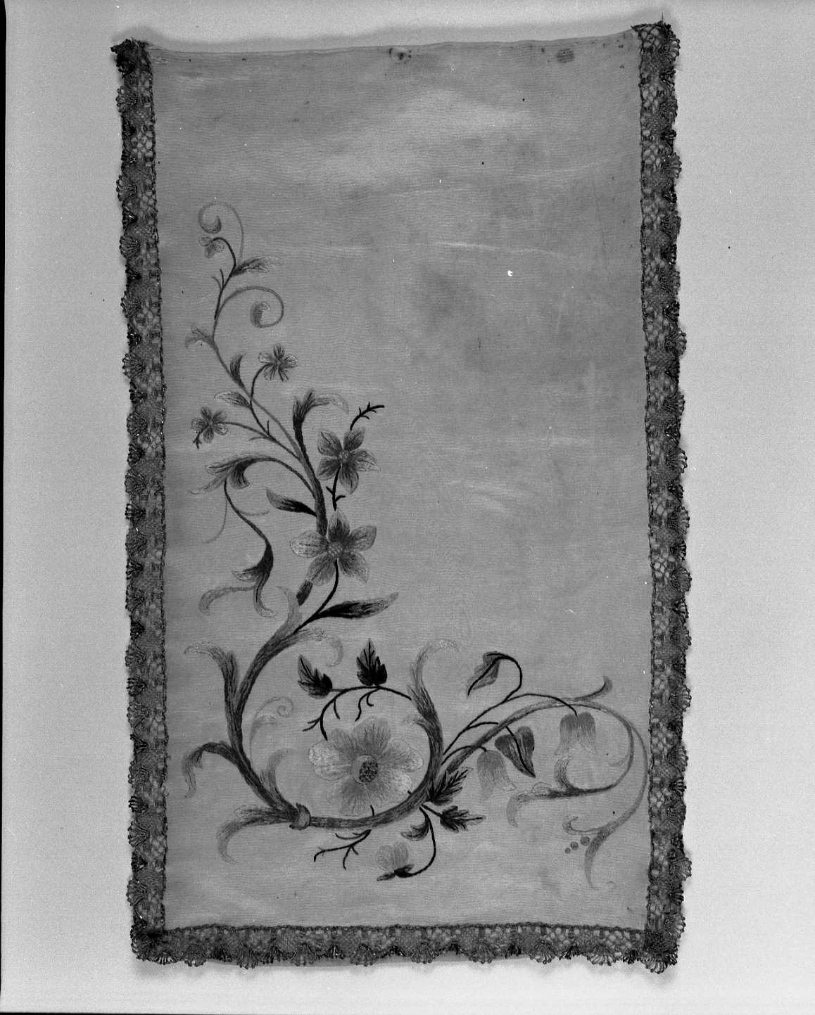 conopeo di tabernacolo, coppia - manifattura italiana (secondo quarto sec. XX)