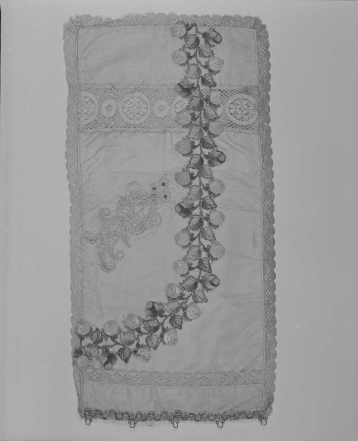 conopeo di tabernacolo, coppia - manifattura italiana (prima metà sec. XX)