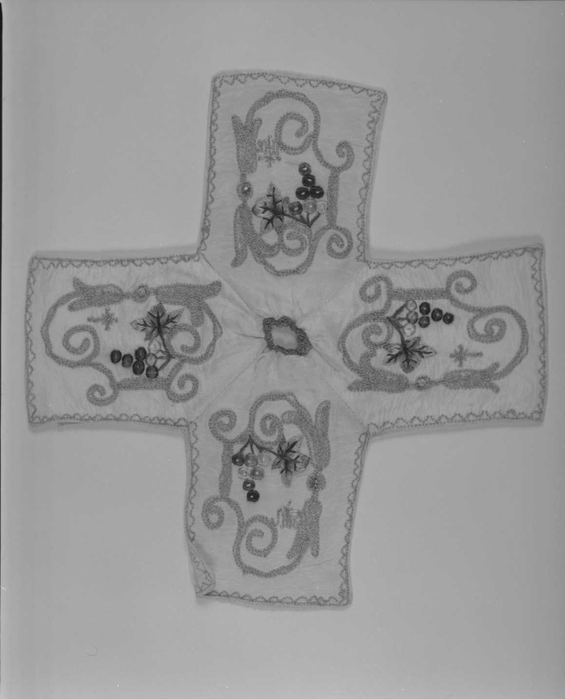 conopeo di pisside - manifattura italiana (prima metà sec. XX)