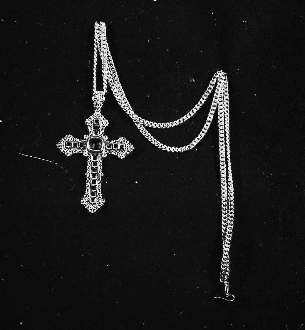 encolpio cruciforme - bottega milanese (sec. XX)