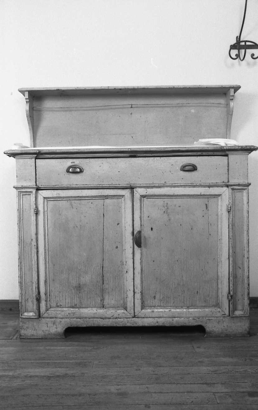 mobile da sacrestia - manifattura romagnola (seconda metà sec. XVIII)