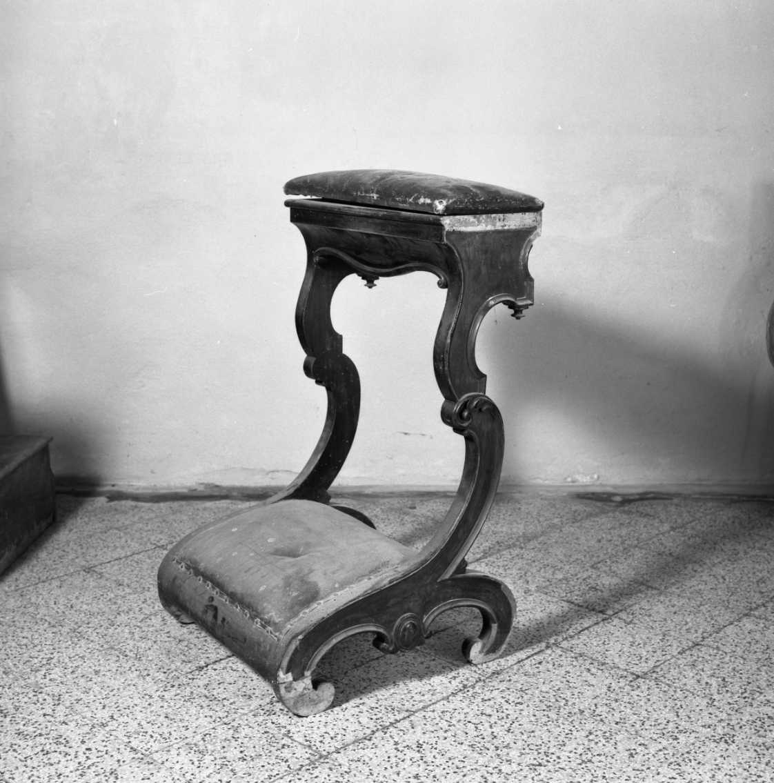 inginocchiatoio - bottega romagnola (sec. XVIII)