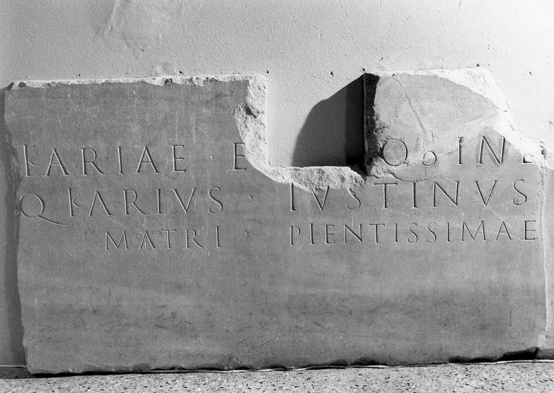 lapide tombale - manifattura romana (sec. IV)