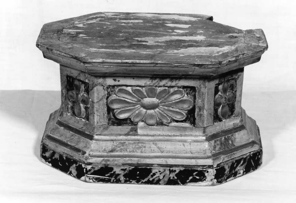 base - manifattura tosco-romagnola (primo quarto sec. XIX)