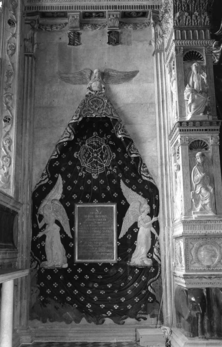 angeli reggicortina (rilievo) di Agostino di Duccio (e aiuti) (sec. XV)