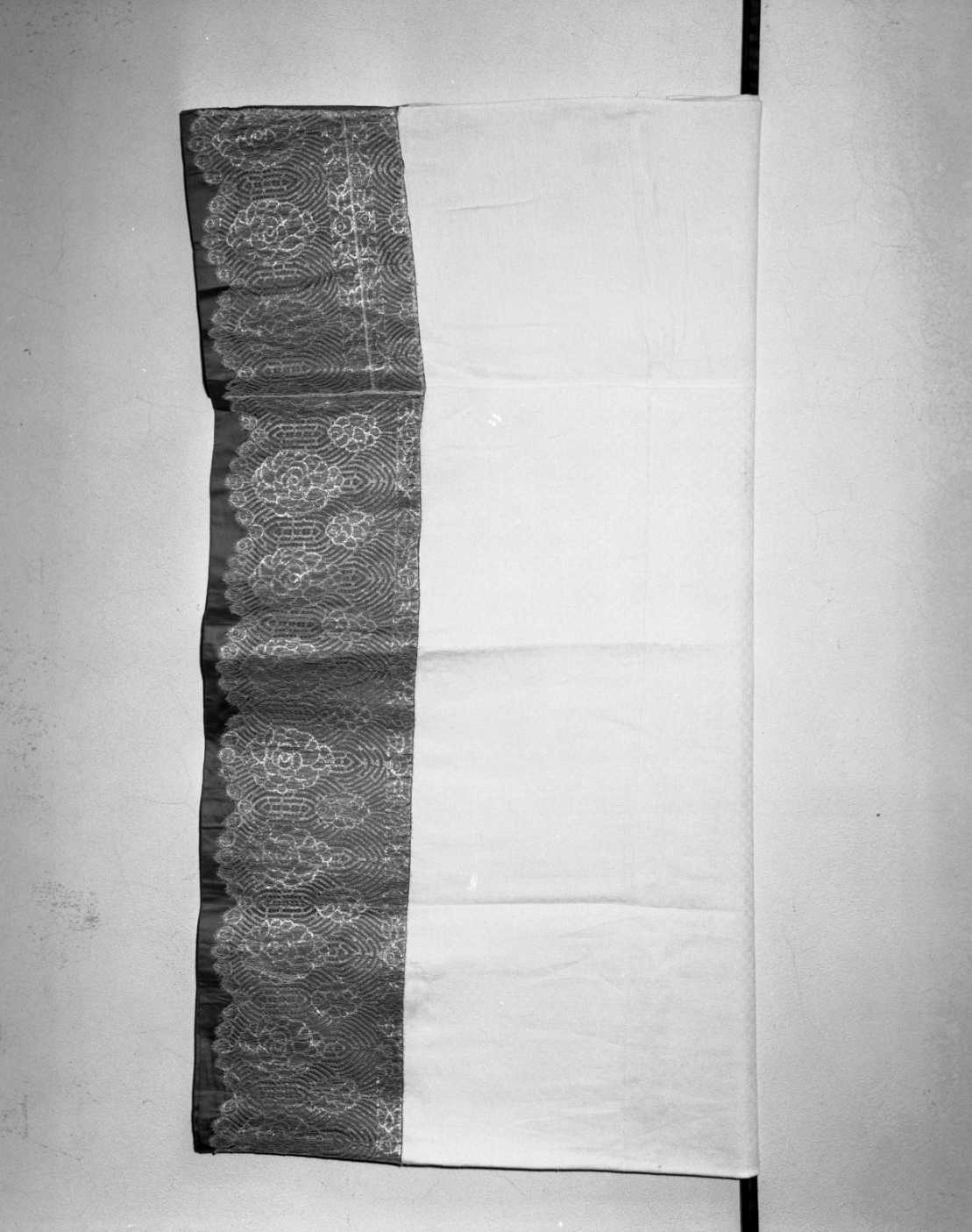 tovaglia d'altare, elemento d'insieme - manifattura emiliana, manifattura romagnola (sec. XIX)