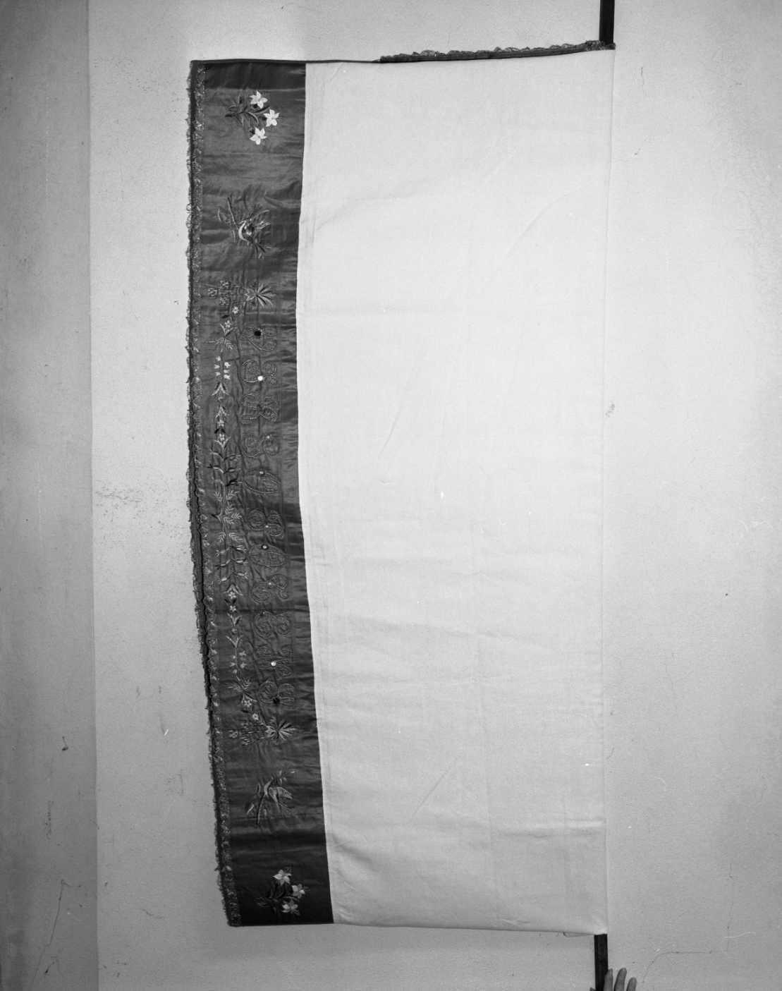 tovaglia d'altare, elemento d'insieme - manifattura emiliana, manifattura romagnola (sec. XIX)