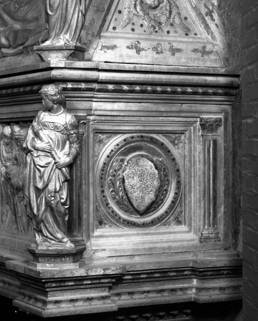 monumento funebre di Jacopo di Piero detto Jacopo della Quercia (sec. XV) <br>Condizioni d'uso: <a class='link-esterno' href='https://docs.italia.it/italia/icdp/icdp-pnd-circolazione-riuso-docs/it/v1.0-giugno-2022/testo-etichetta-BCS.html' target='_bcs'>Beni Culturali Standard (BCS)</a>