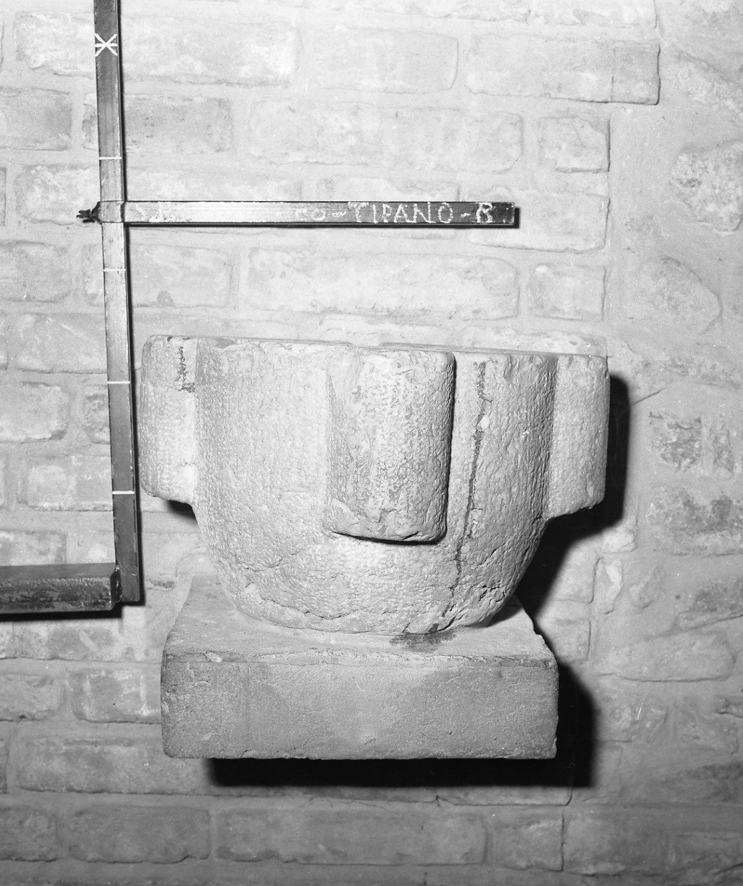 mortaio, opera isolata - bottega romagnola (sec. XVI)