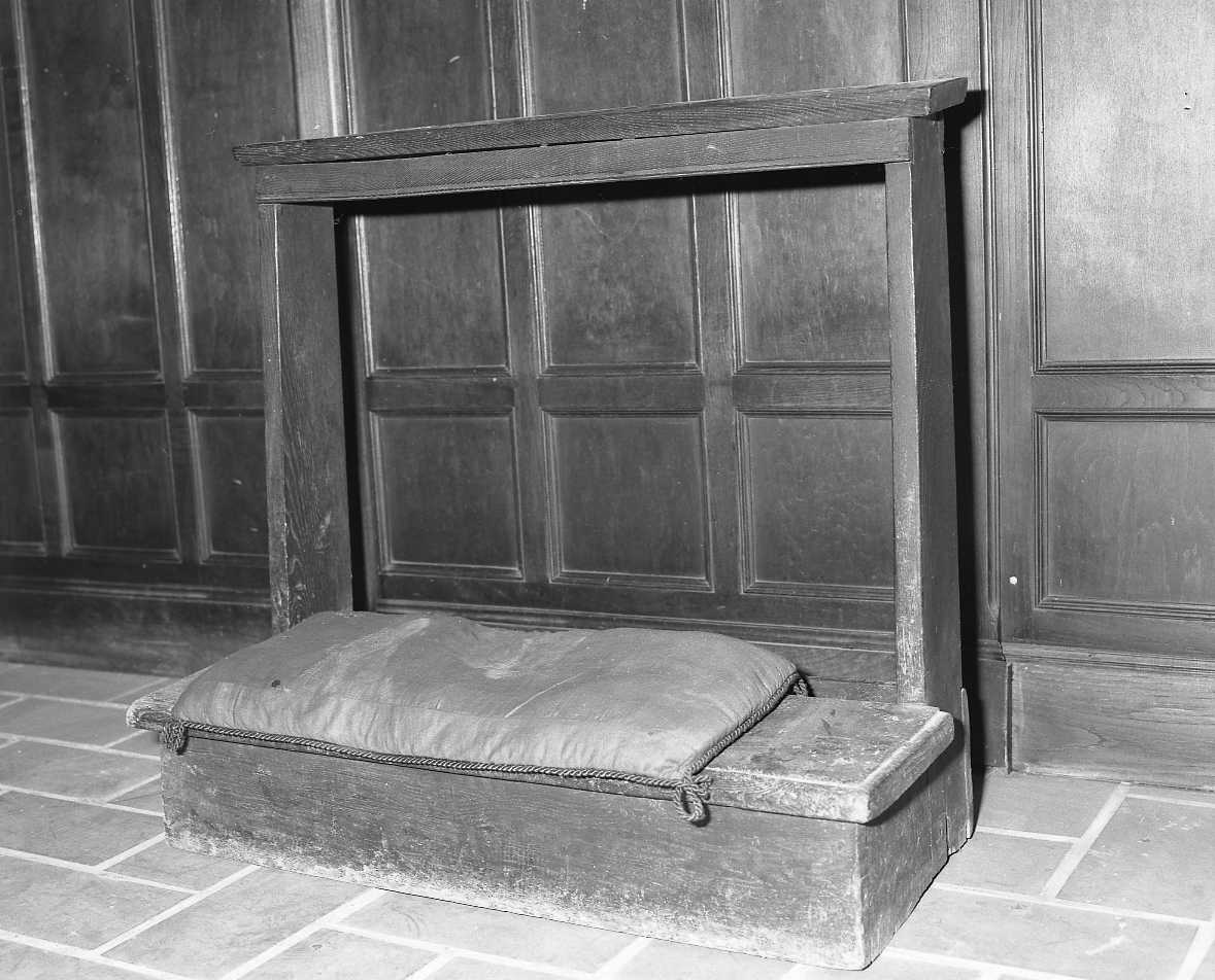 inginocchiatoio - bottega tosco-romagnola (secc. XIX/ XX)
