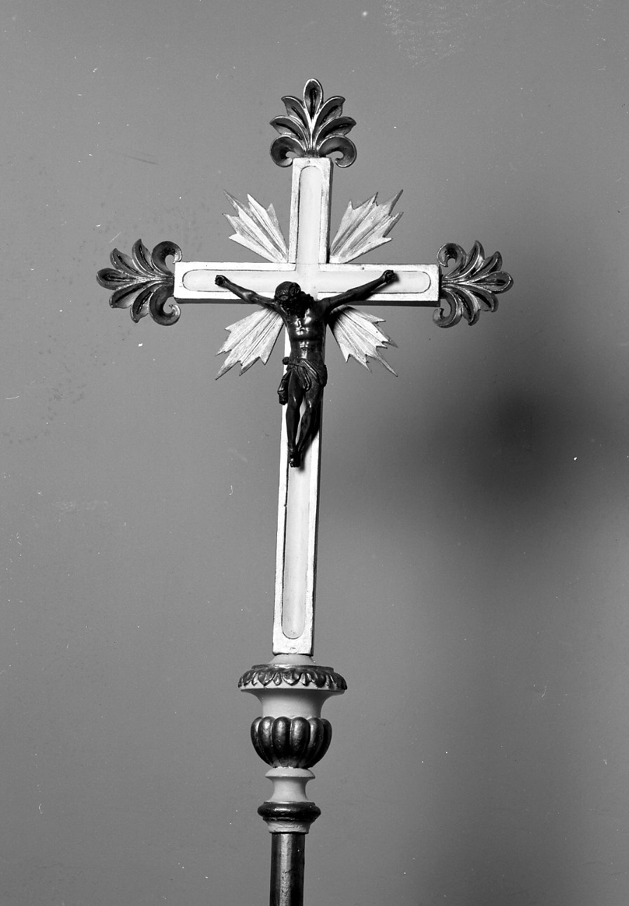 Cristo crocifisso e motivi decorativi (croce processionale) - manifattura tosco-romagnola (seconda metà sec. XVIII)
