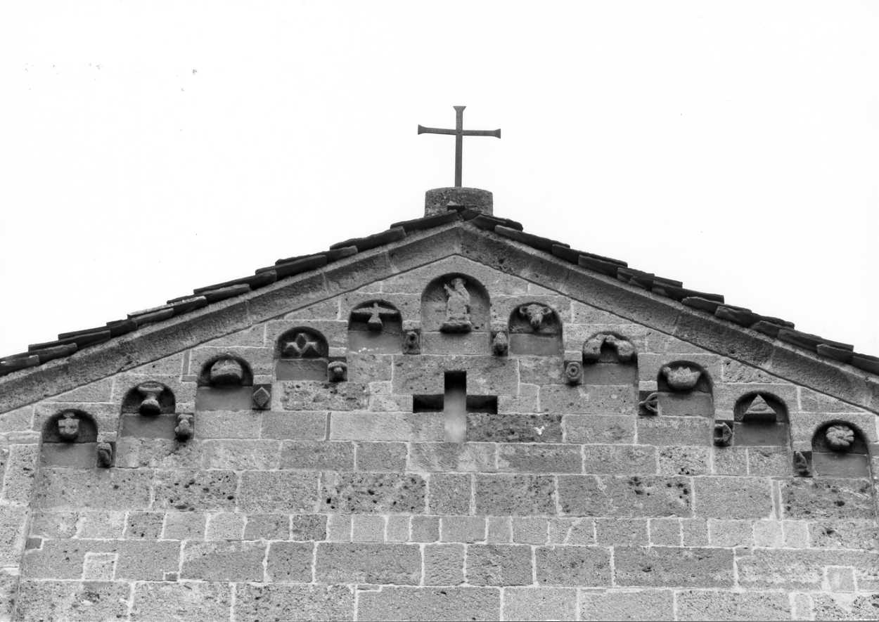 motivi decorativi vegetali; animali stilizzati (scultura, complesso decorativo) - manifattura romagnola (sec. XX)