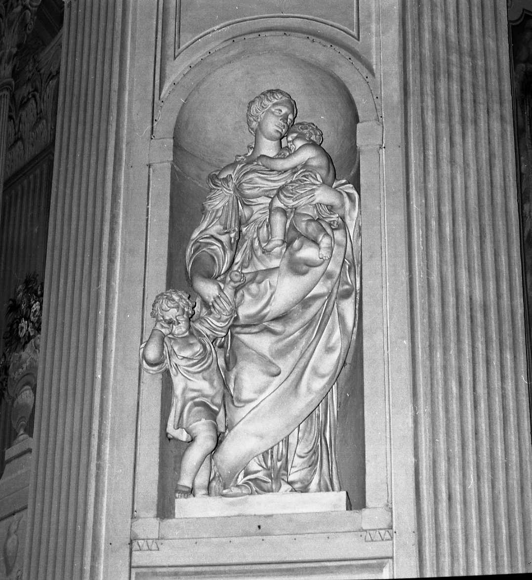 L'Amore del prossimo, Amore del prossimo (scultura) di Acquisti Luigi (ultimo quarto sec. XVIII)