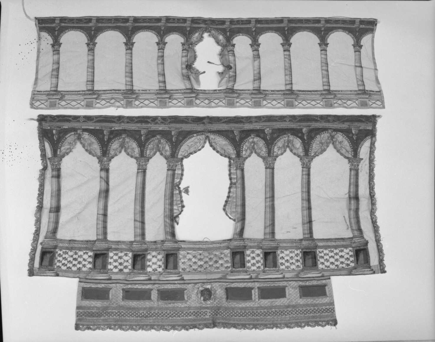 Loggia con mantovane (conopeo di tabernacolo) - manifattura romagnola (seconda metà sec. XVIII)
