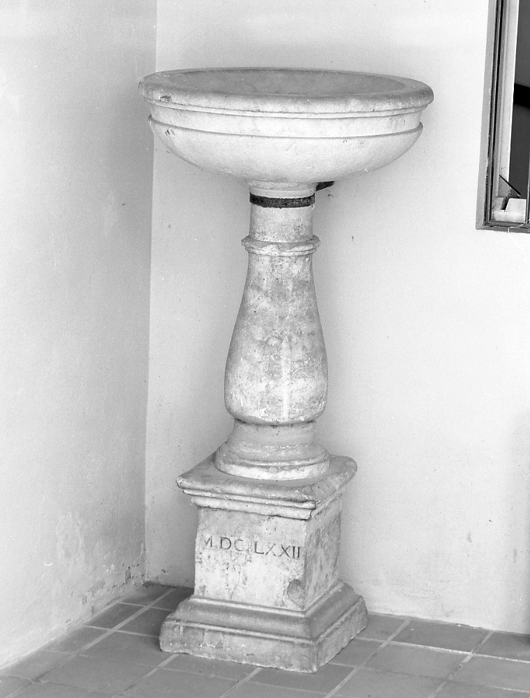 acquasantiera - a fusto - manifattura romagnola (sec. XVII)