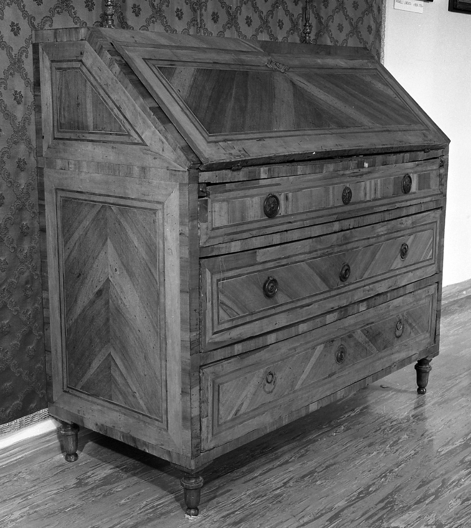 cassettone - a ribalta - manifattura riminese (sec. XVIII)