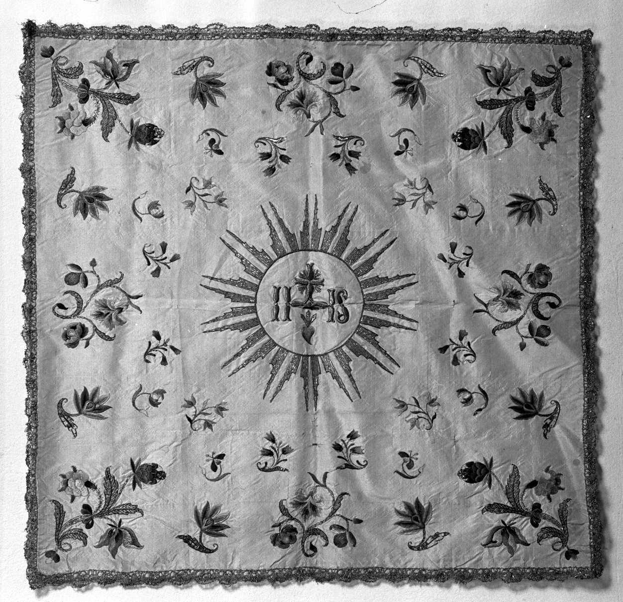 velo di calice - manifattura romagnola (seconda metà sec. XIX)