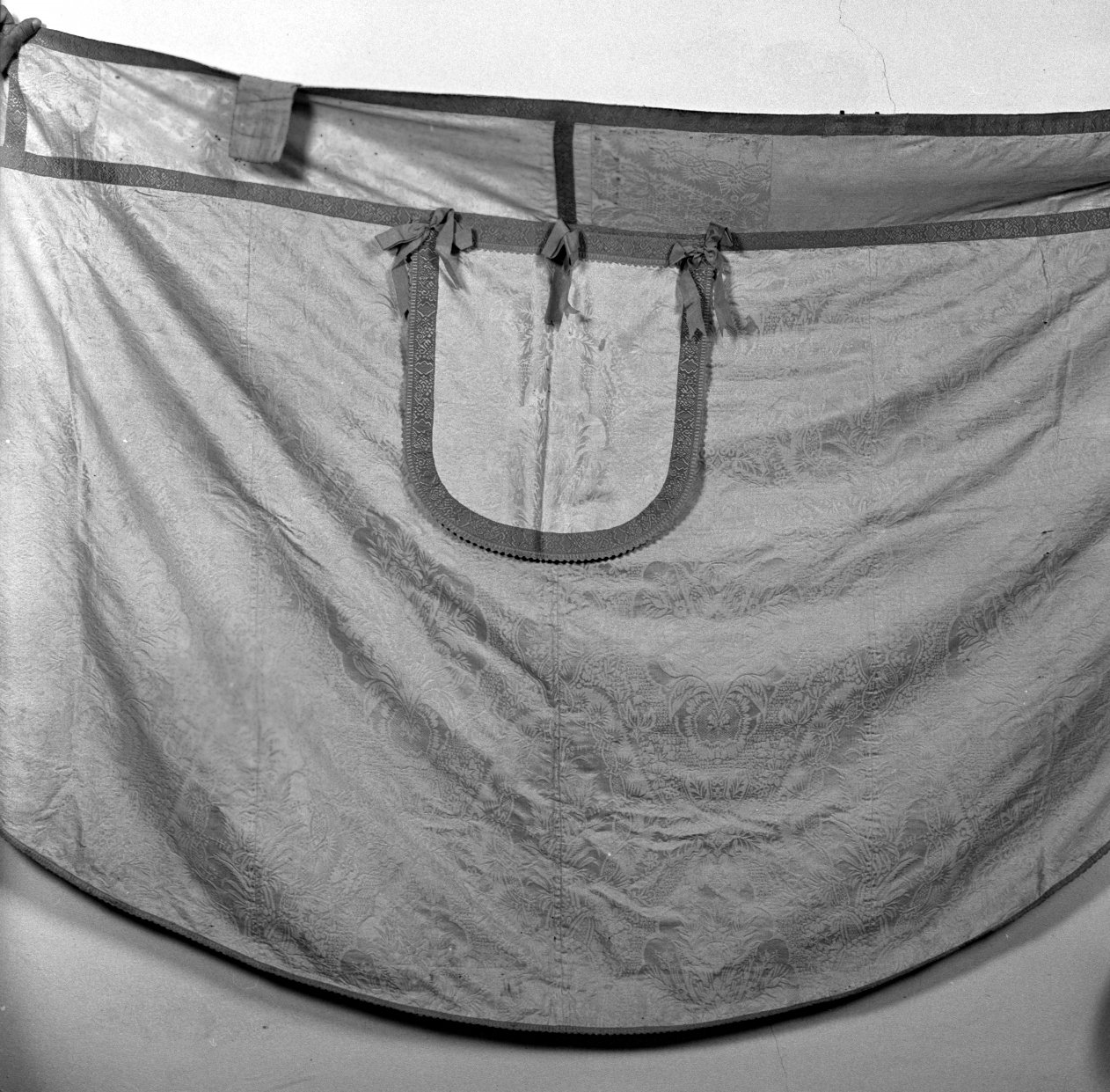 piviale - manifattura Italia settentrionale (fine/inizio secc. XVIII/ XIX)