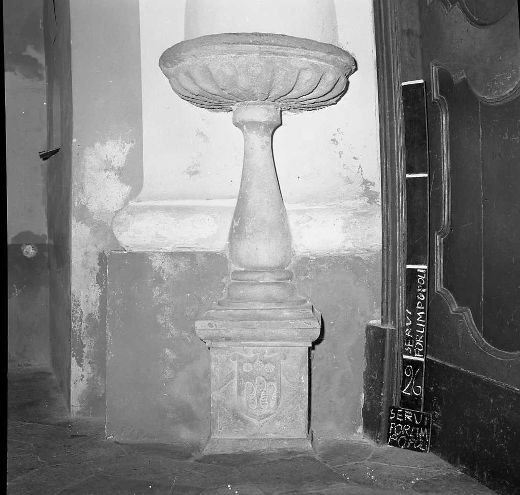 acquasantiera - a fusto - bottega romagnola (sec. XV, sec. XVII)