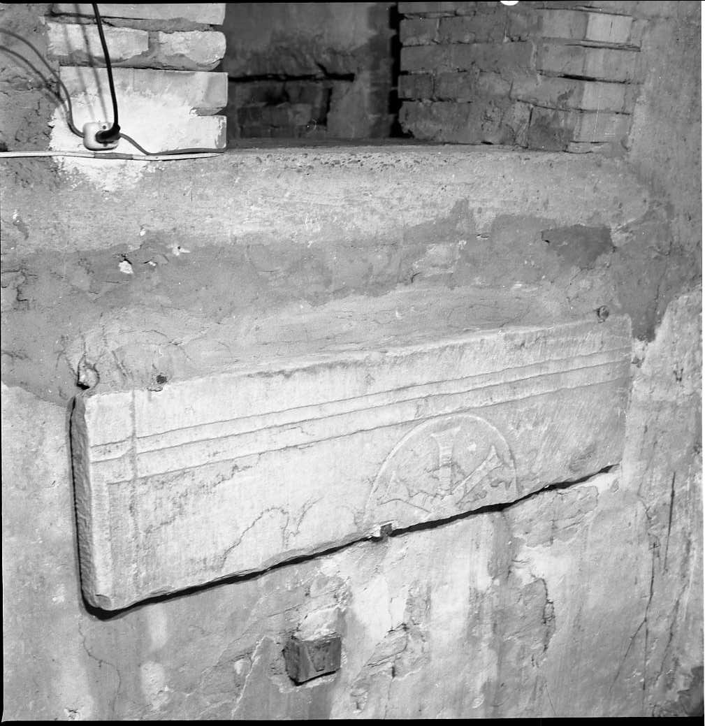 lastra, frammento - bottega romagnola (secc. XVII/ XVIII)