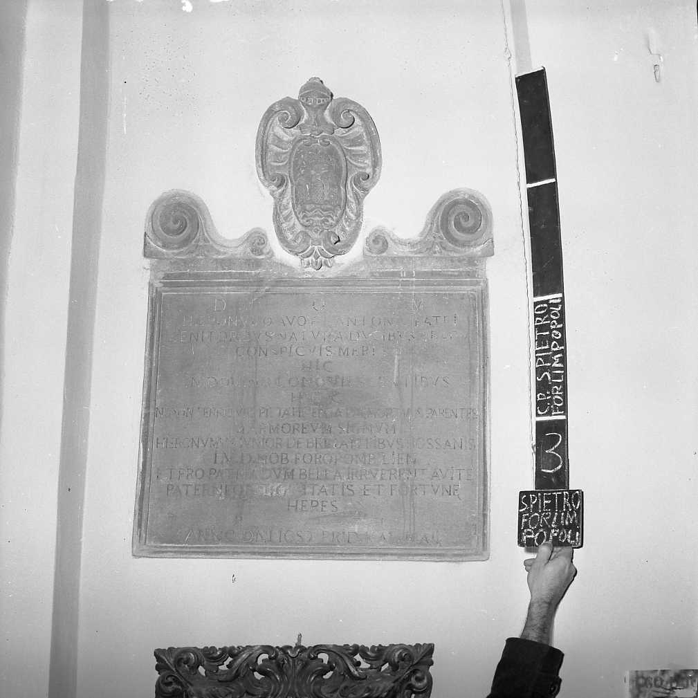 lapide tombale - bottega veneto-lombarda (sec. XVII)