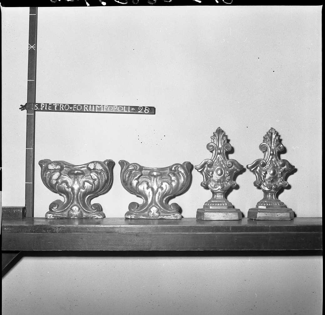 vaso d'altare con composizione floreale - bottega romagnola (sec. XVIII)