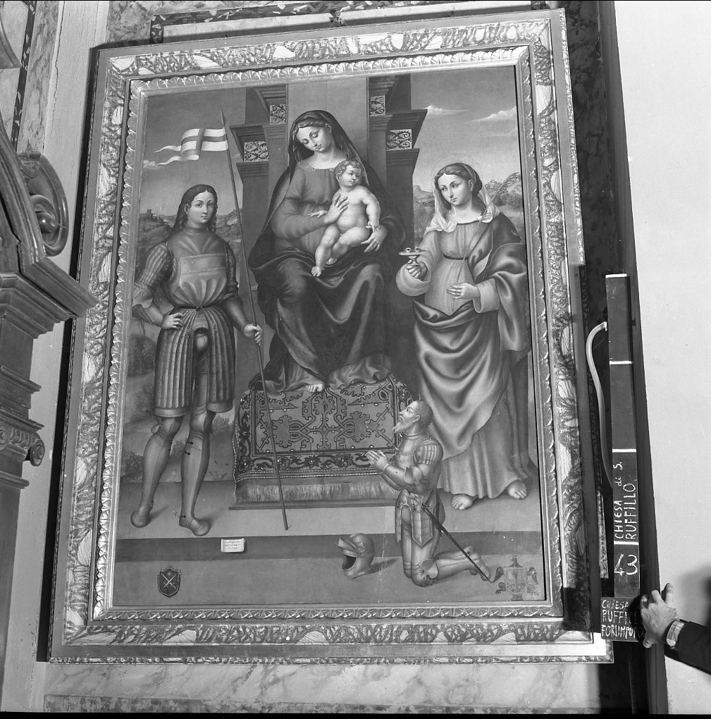 Madonna con Bambino, San Valeriano e Santa Lucia (dipinto) di Longhi Luca (sec. XVI)