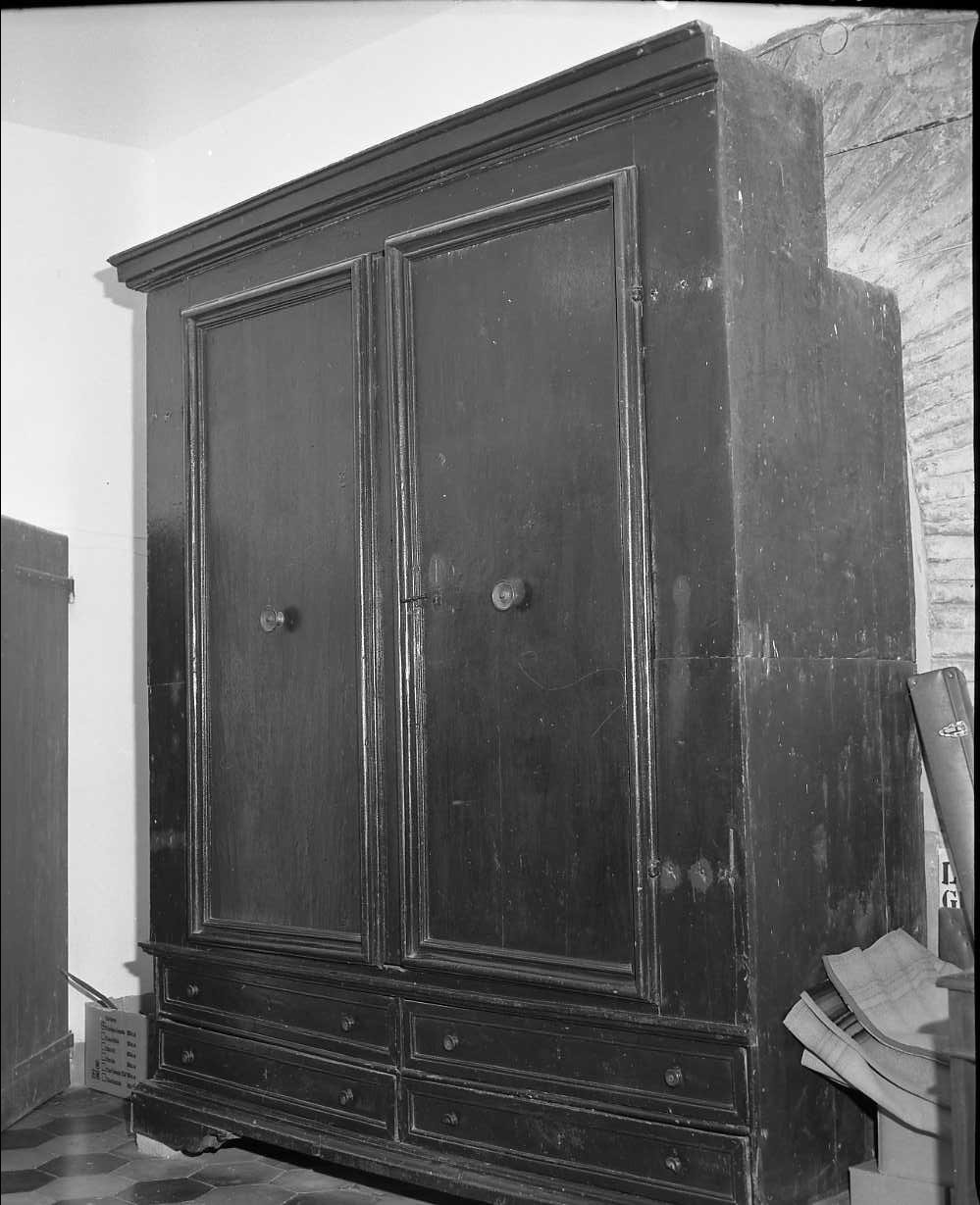 armadio - bottega romagnola (fine sec. XVIII)