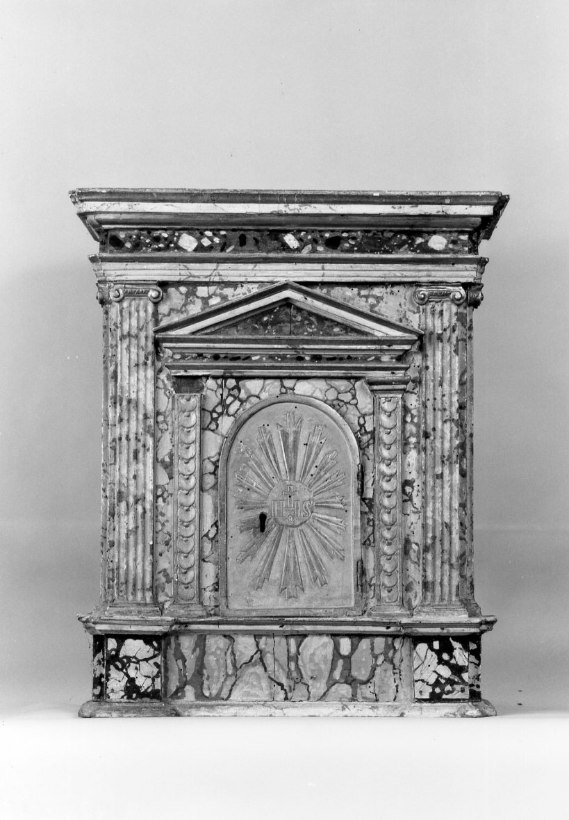 monogramma cristologico e motivi decorativi a finti marmi venati (tabernacolo) - manifattura tosco-romagnola (inizio sec. XIX)