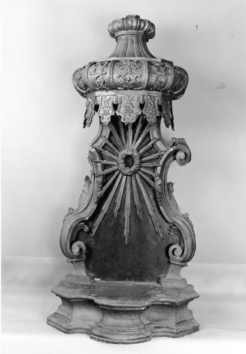 motivi decorativi vegetali a volute (tronetto per esposizione eucaristica) - ambito tosco-romagnolo (metà sec. XVIII)