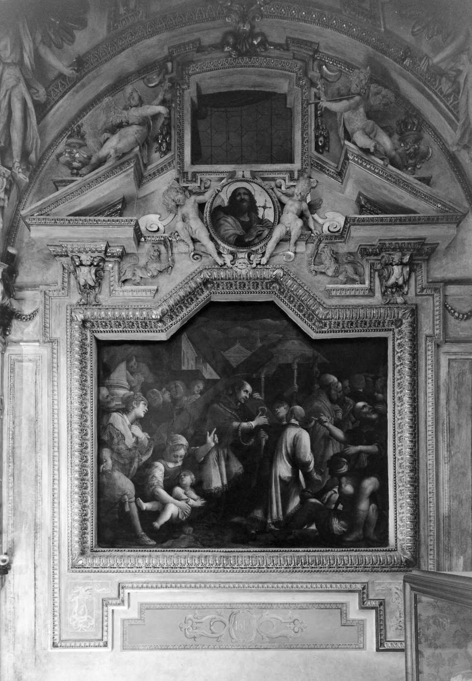 Angeli musicanti/ angeli reggicornice/ leoni rampanti (decorazione plastico-pittorica) di Algardi Alessandro (sec. XVII)