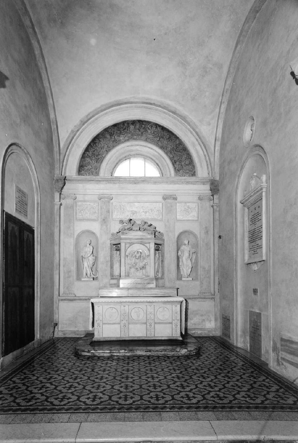 urna di Ballanti Giovanni Battista detto Graziani (sec. XIX)