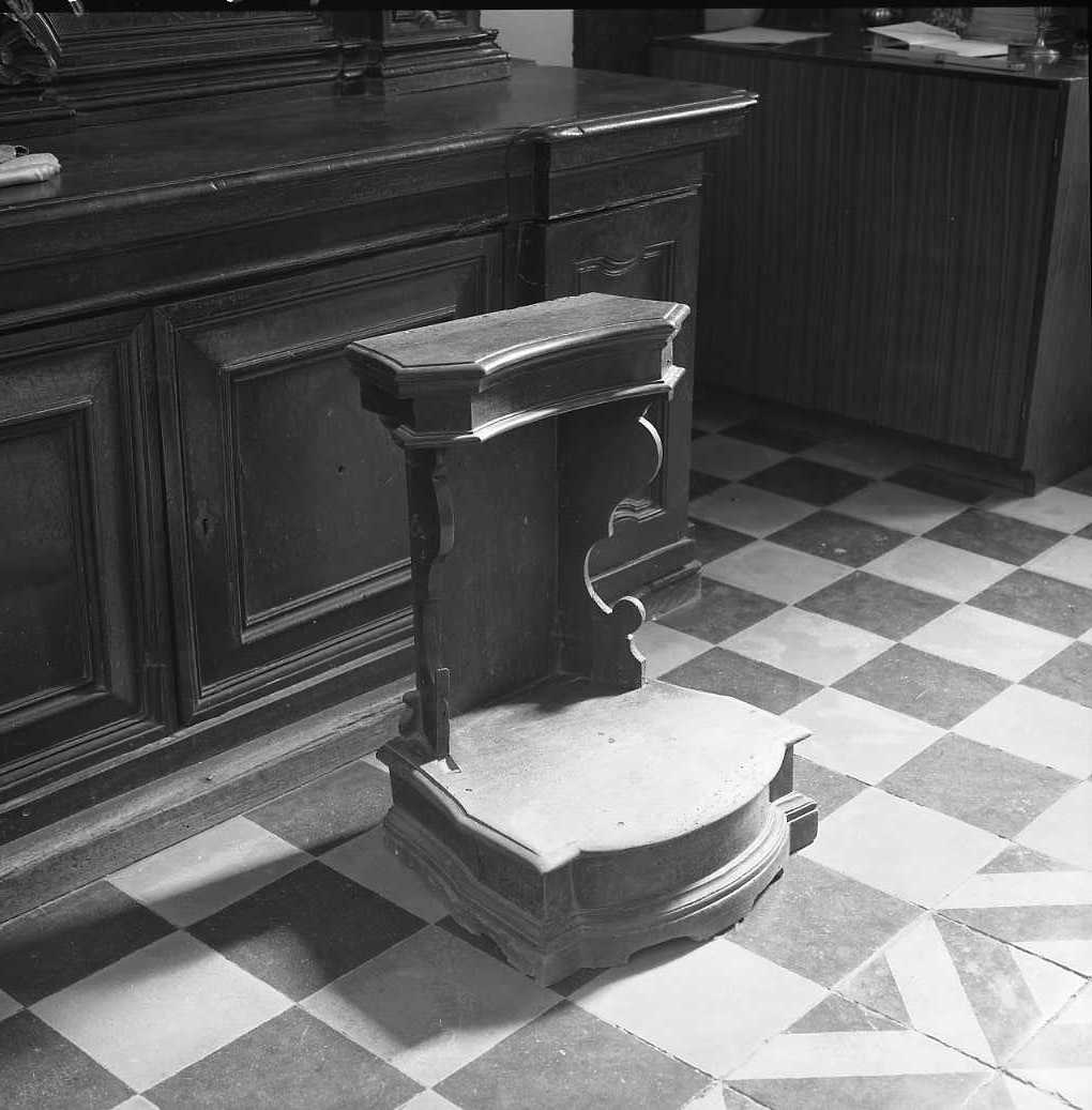 inginocchiatoio - bottega emiliano-romagnola (sec. XVIII)