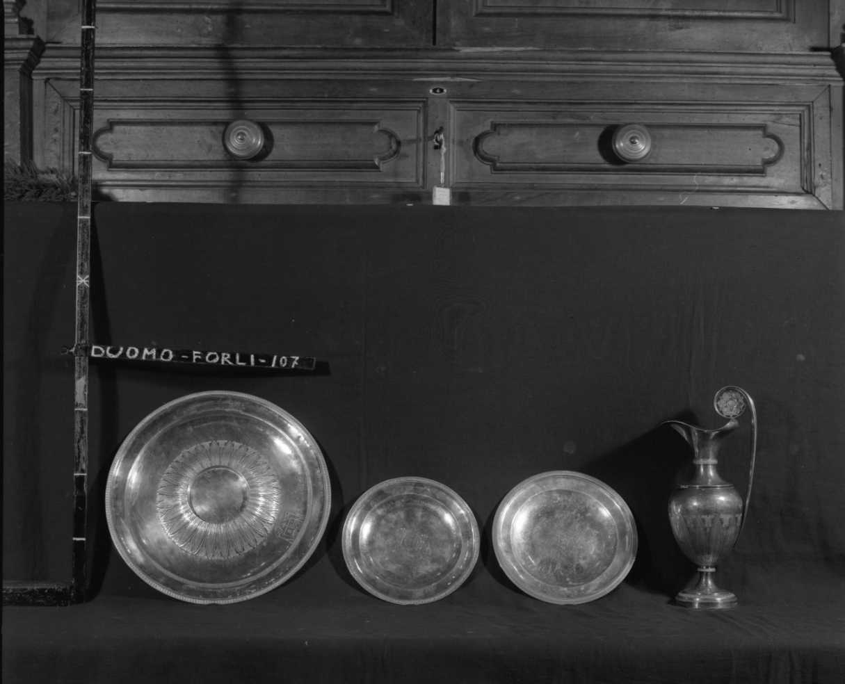 piatto, serie - ambito emiliano (metà sec. XIX)