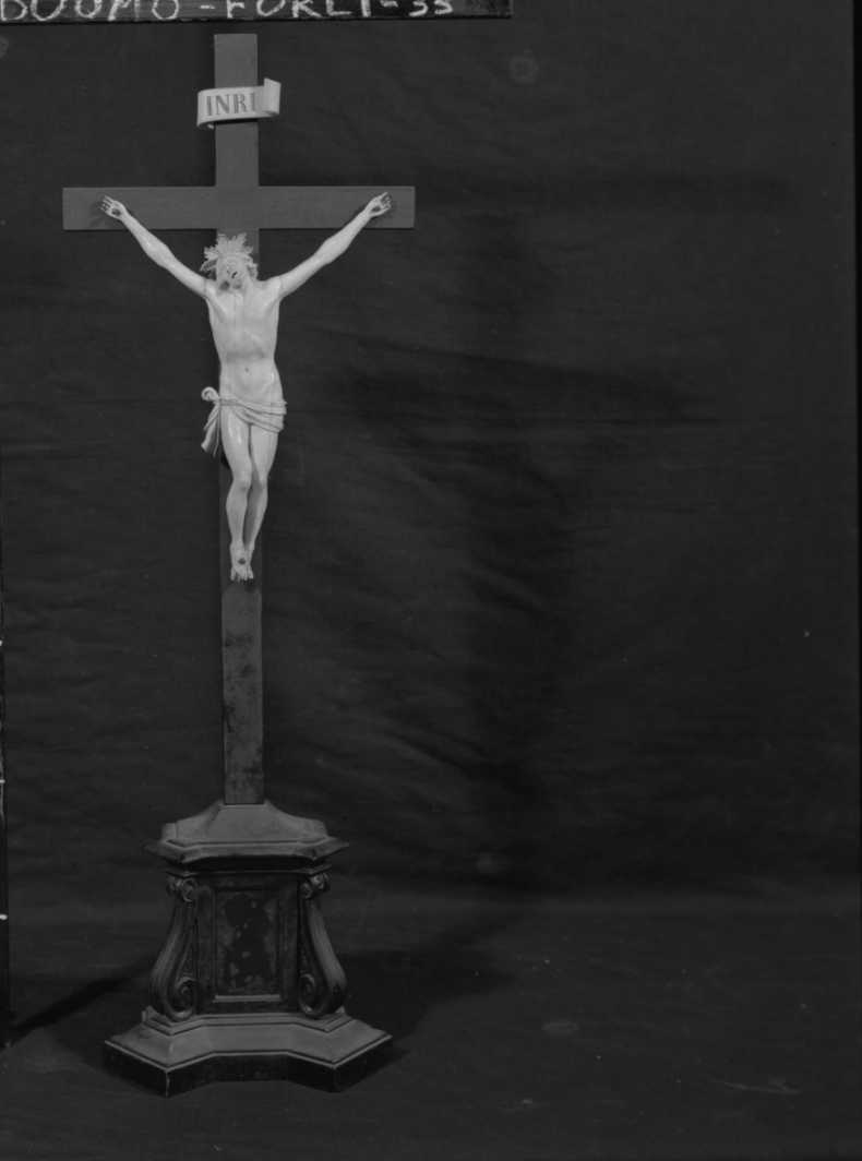 Il Crocifisso, Cristo crocifisso (scultura) di Duquesnoy François detto Fiammingo (prima metà sec. XVII)