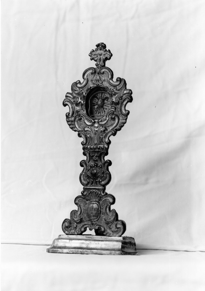 motivi decorativi vegetali a volute (reliquiario - a ostensorio) - manifattura romagnola (metà sec. XVIII)