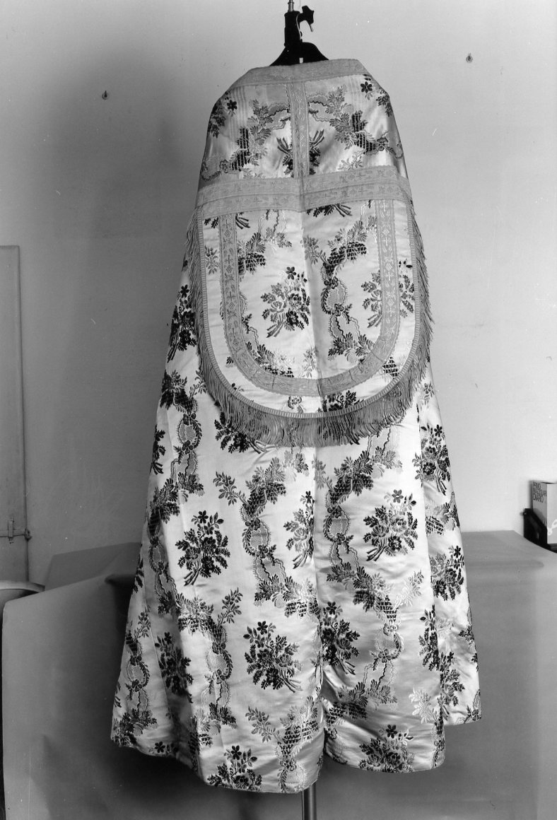 motivi decorativi floreali (piviale) - produzione romagnola (fine sec. XIX)