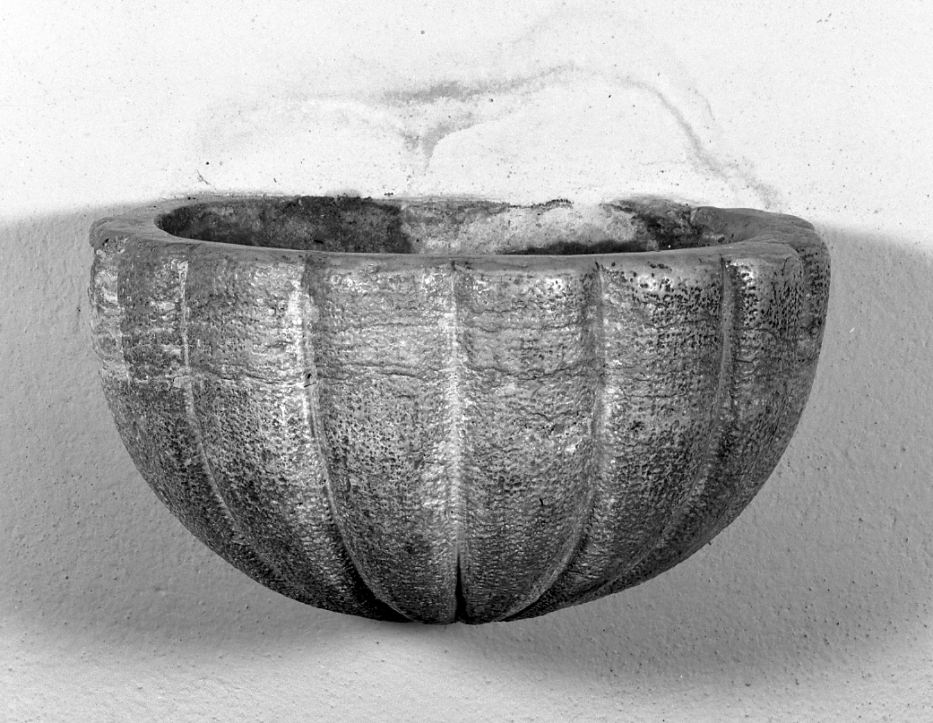 acquasantiera da parete - bottega romagnola (inizio sec. XVIII)