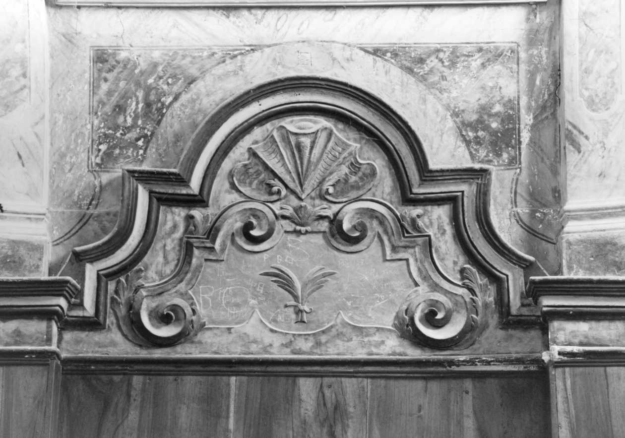 motivi decorativi vegetali a volute (rilievo, elemento d'insieme) - ambito romagnolo (prima metà sec. XVIII)