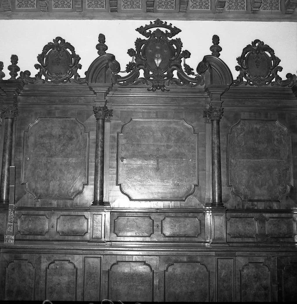 armadio da sacrestia di Urbini Fabio (sec. XVIII)