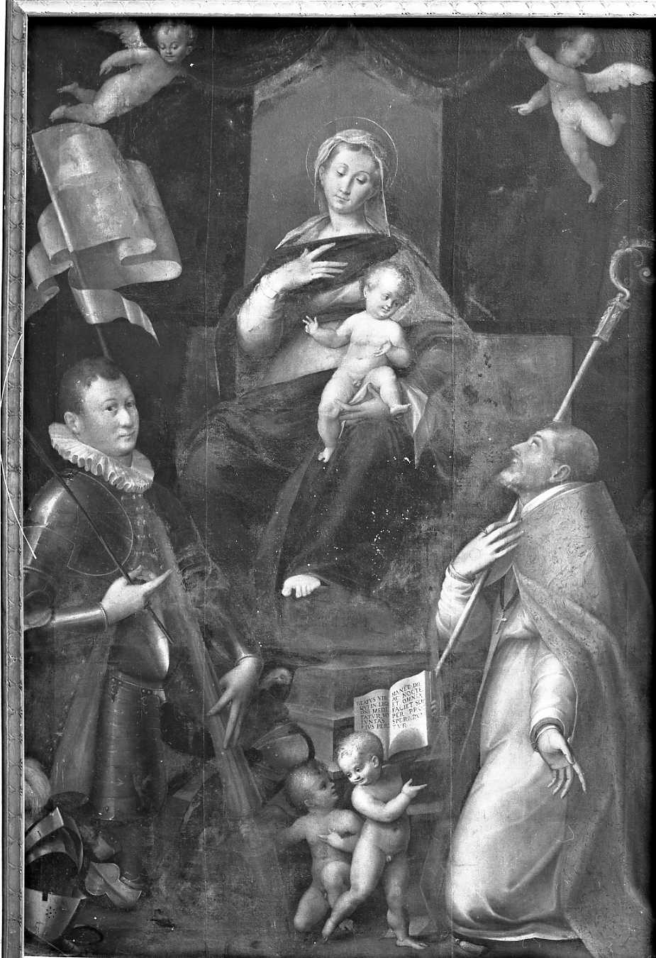 Madonna in trono fra un Santo Vescovo (a destra) e un Santo Martire (a sinistra) (Vitale e Apollinare?), Madonna in trono e Santi (pala d'altare) di Longhi Francesco (sec. XVI)