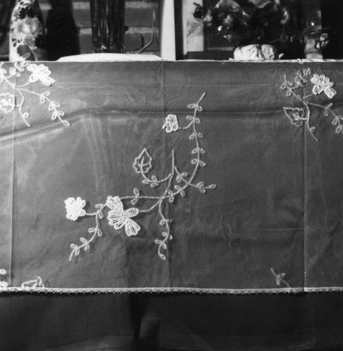 tovaglia d'altare - bottega cappuccina (sec. XX)