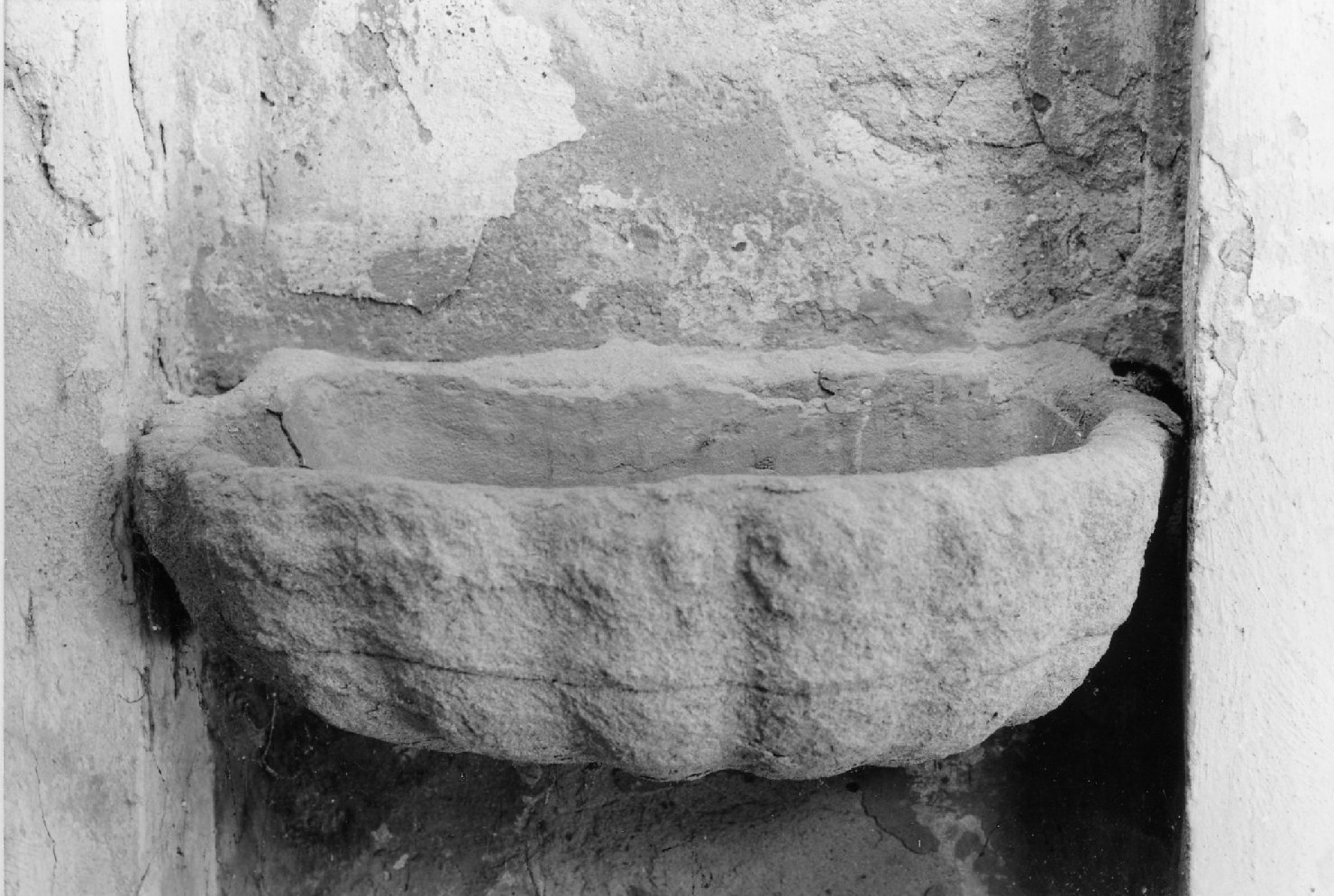 acquasantiera da parete - ambito romagnolo (fine sec. XVII)